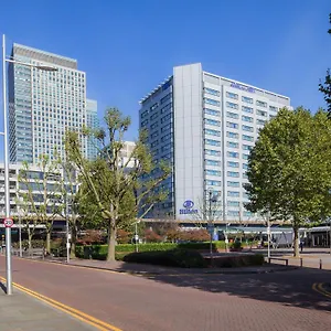 hilton-london-canary-wharf.cambridgehotelsuk.com/